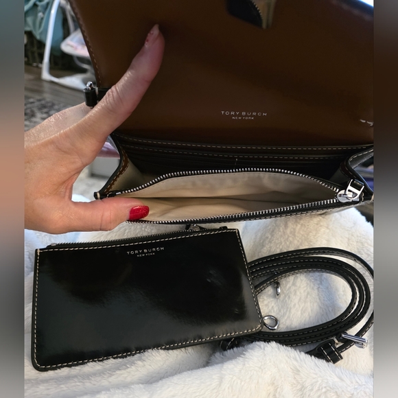 Tory Burch Thea Canvas Flat Wallet Crossover - Picture 6 of 10